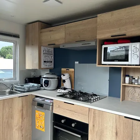 Camping Mobil'home - **** Les Charmettes *