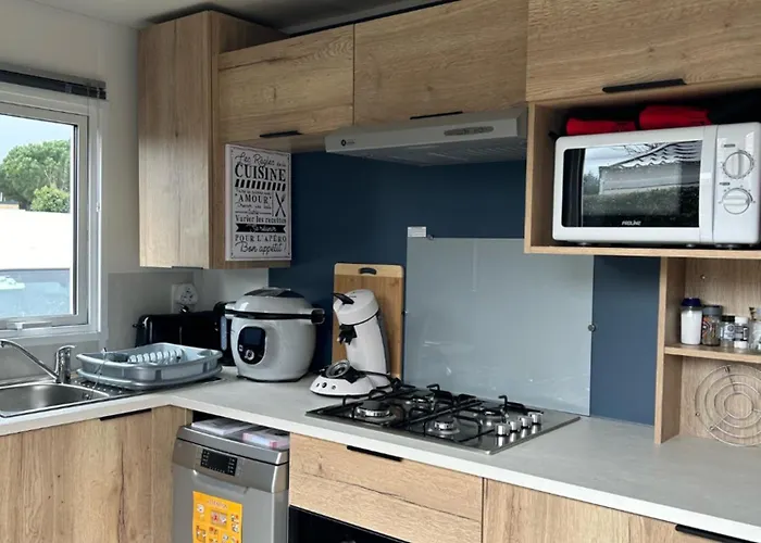 Κάμπινγκ Mobil'home - **** Les Charmettes *